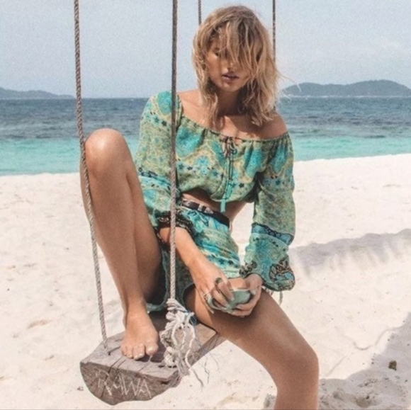 Spell Aloha Fox top - Picture 2 of 10